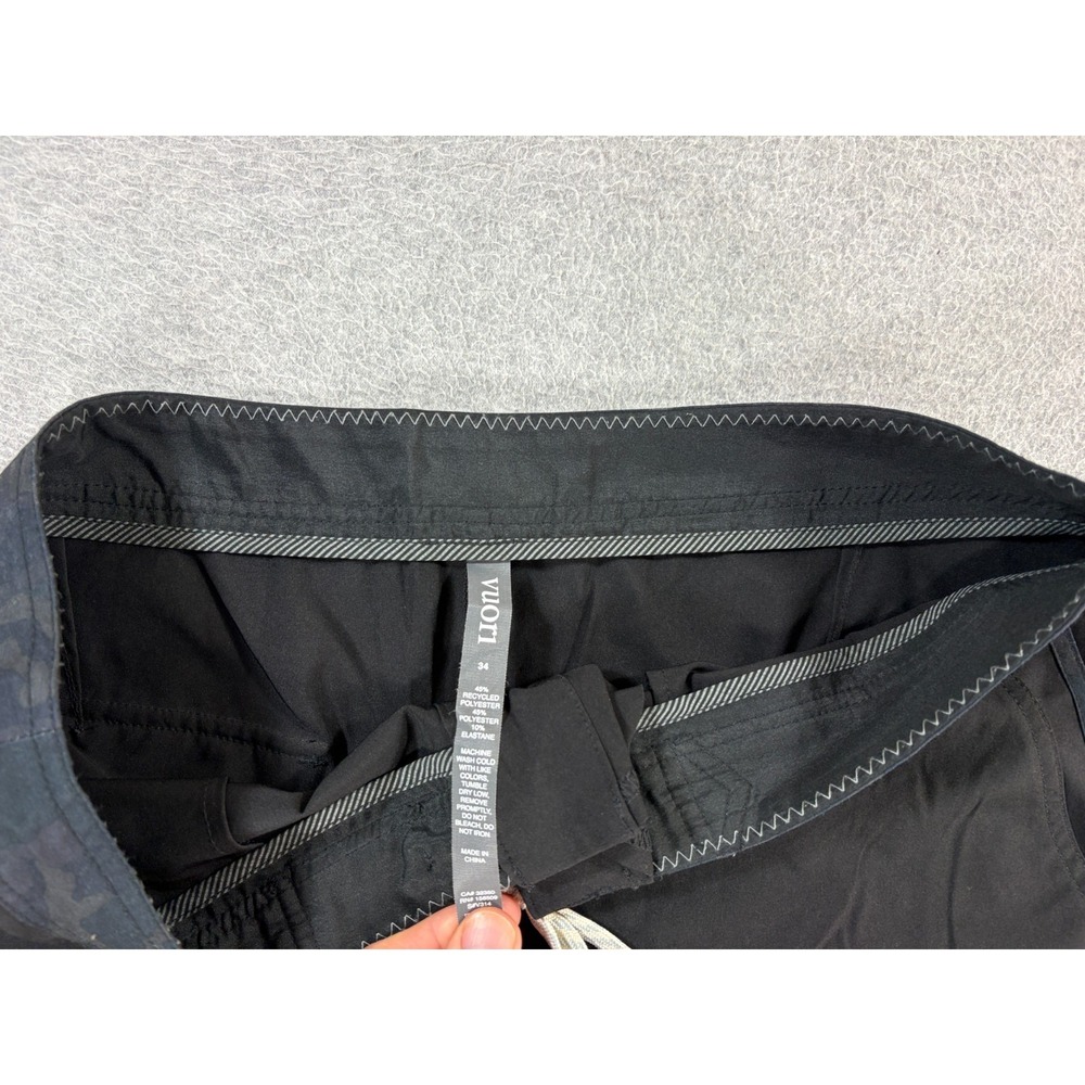 Vuori KORE Unlined Training Workout Outdoor Shorts (Men's 34) Black - 7" - Picture 4 of 11
